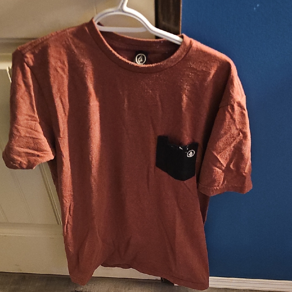 Rust Color Volcom T-Shirt with Black Pocket
